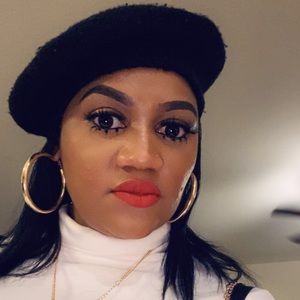 Meet your Posher, Anne